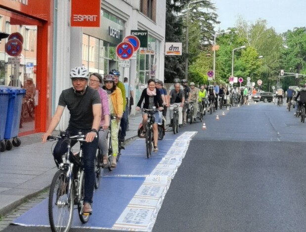 FahrradDemo auf der Hüblerstraße SACHSEN FERNSEHEN
